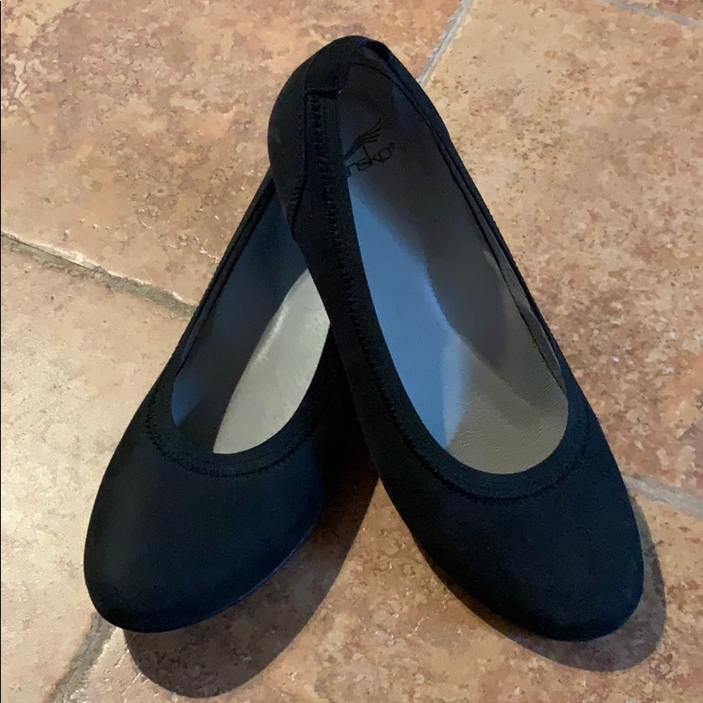 Dansko Kristen flats